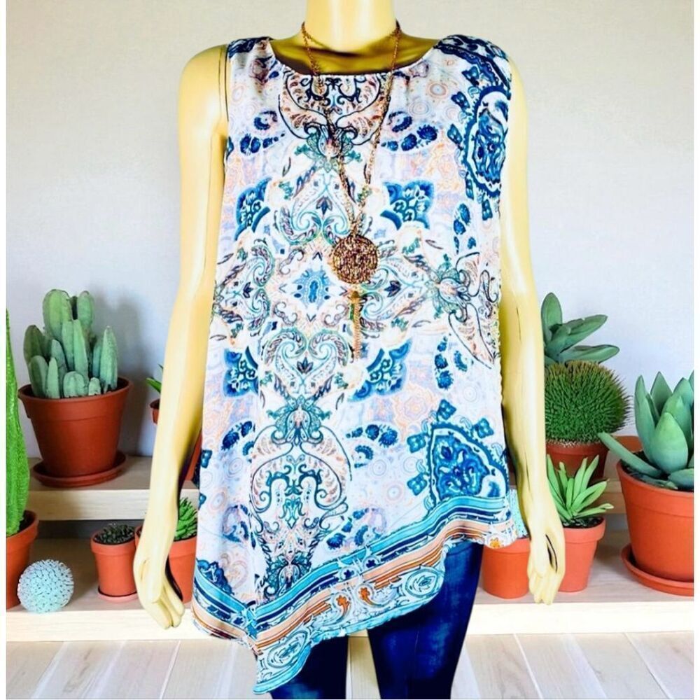 NWT Unity Printed Asymmetric Sleeveless Layered Floral Printed White Off Blue
